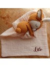 Doudou Biche en gaze de cotton. Cadeau de naissance. Beige - Moutarde