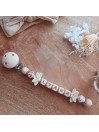 Attache sucette personnalisée en silicone, Crème blanc fleur de lotus, prénom.