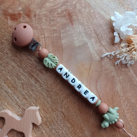Attache sucette personnalisée en silicone, Dinosaure vert sage camel, cadeau jeunes parents.