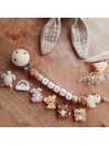 Attache sucette personnalisée en silicone, marron camel chocolat, prénom enfant.