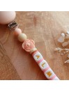 Attache sucette personnalisée en silicone,  Poupée Rose poudré, prénom.
