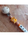 Attache sucette personnalisée en silicone, Simba lettres Fluorescentes, lumineuses, prénom enfant.