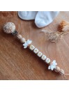 Attache sucette personnalisée en silicone, beige crème blanc, prénom enfant.