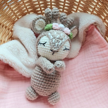 Doudou Biche en tricot, avec lange gaze de coton,Cadeau de naissance.